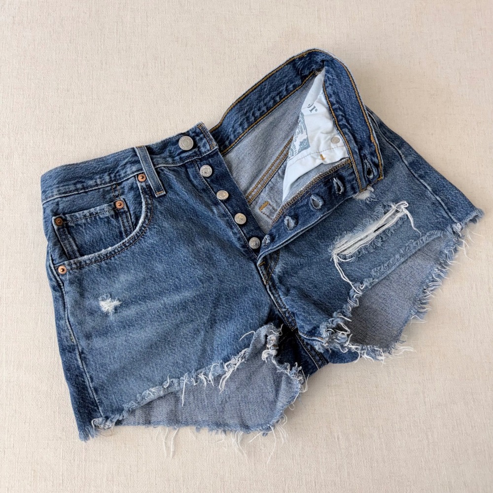 Levis 501 Original High Rise Distressed Denim Shorts Medium Wash Blue Size 26